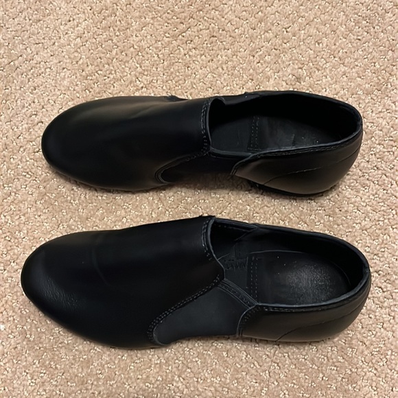 Black Jazz Shoes (size Big Kids 4). - Picture 4 of 5
